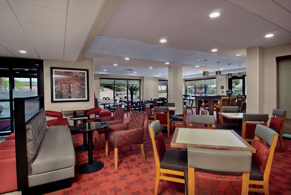 Hampton Inn Milwaukee/Brookfield 33/36