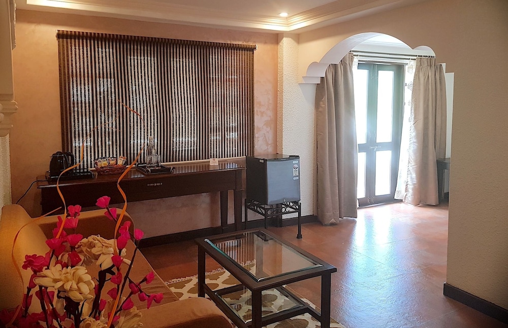 Ziva Suites 6/50