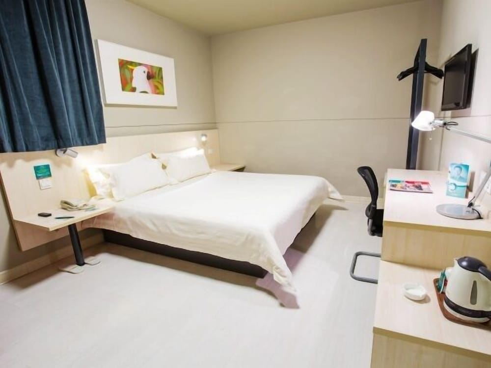 Jinjiang Inn Shanghai Hongqiao Tianshan West Road 15/19