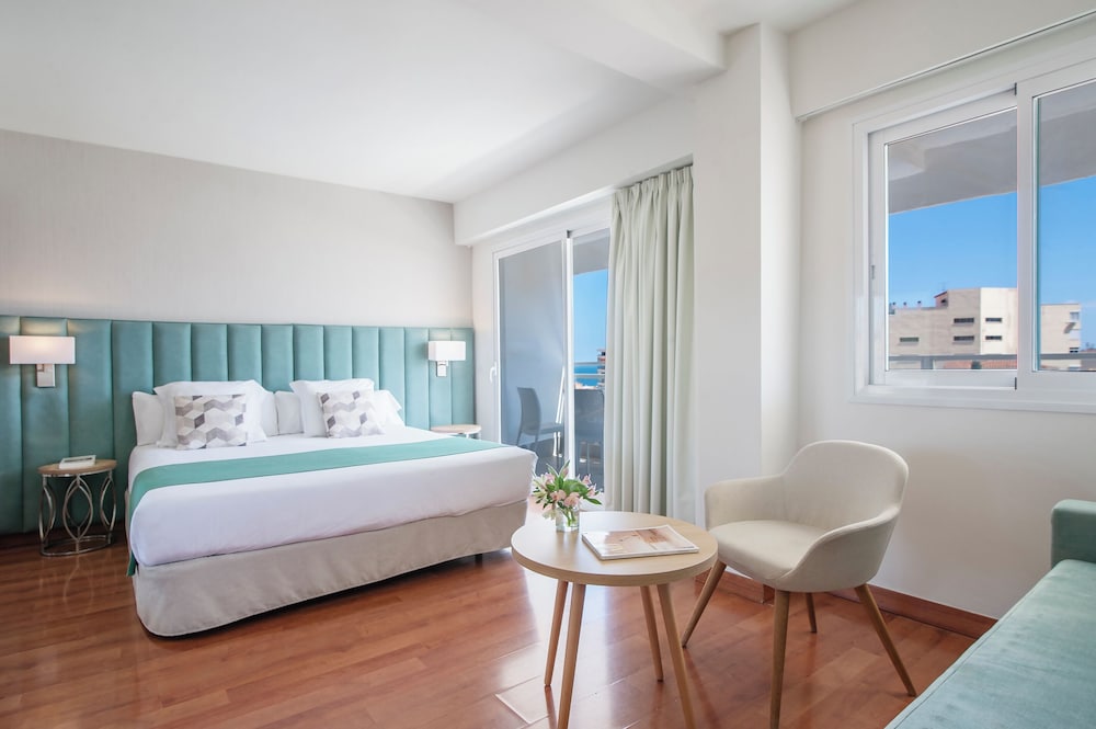 جناح جونيور بسريرين منفصلين بشرفة، Hotel Costa Malaga (Adults Recommended) by Pierre & Vacances 4/10