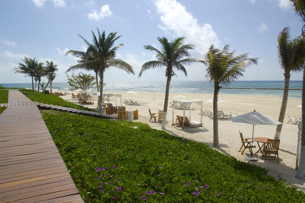 Ambassador At Grand Velas 62/66