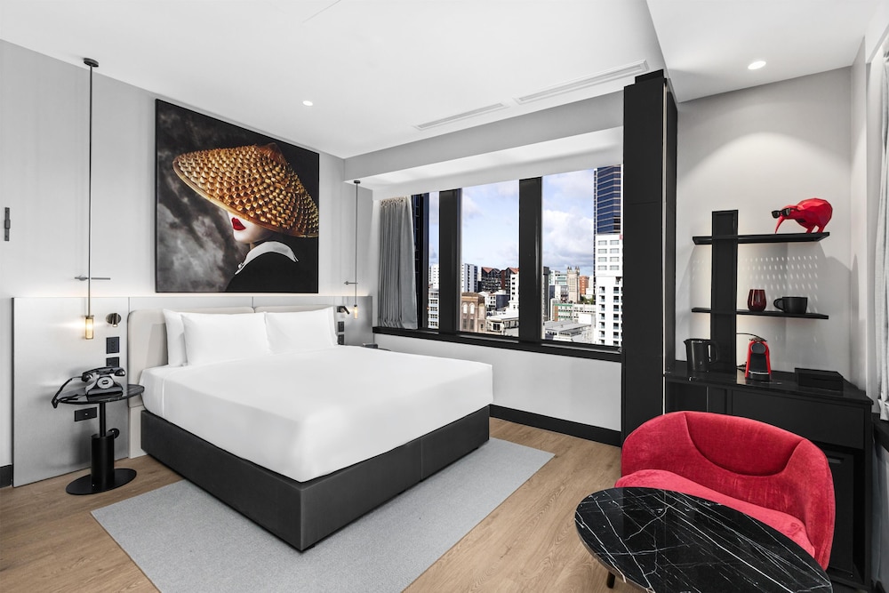 Radisson RED Auckland 9/50