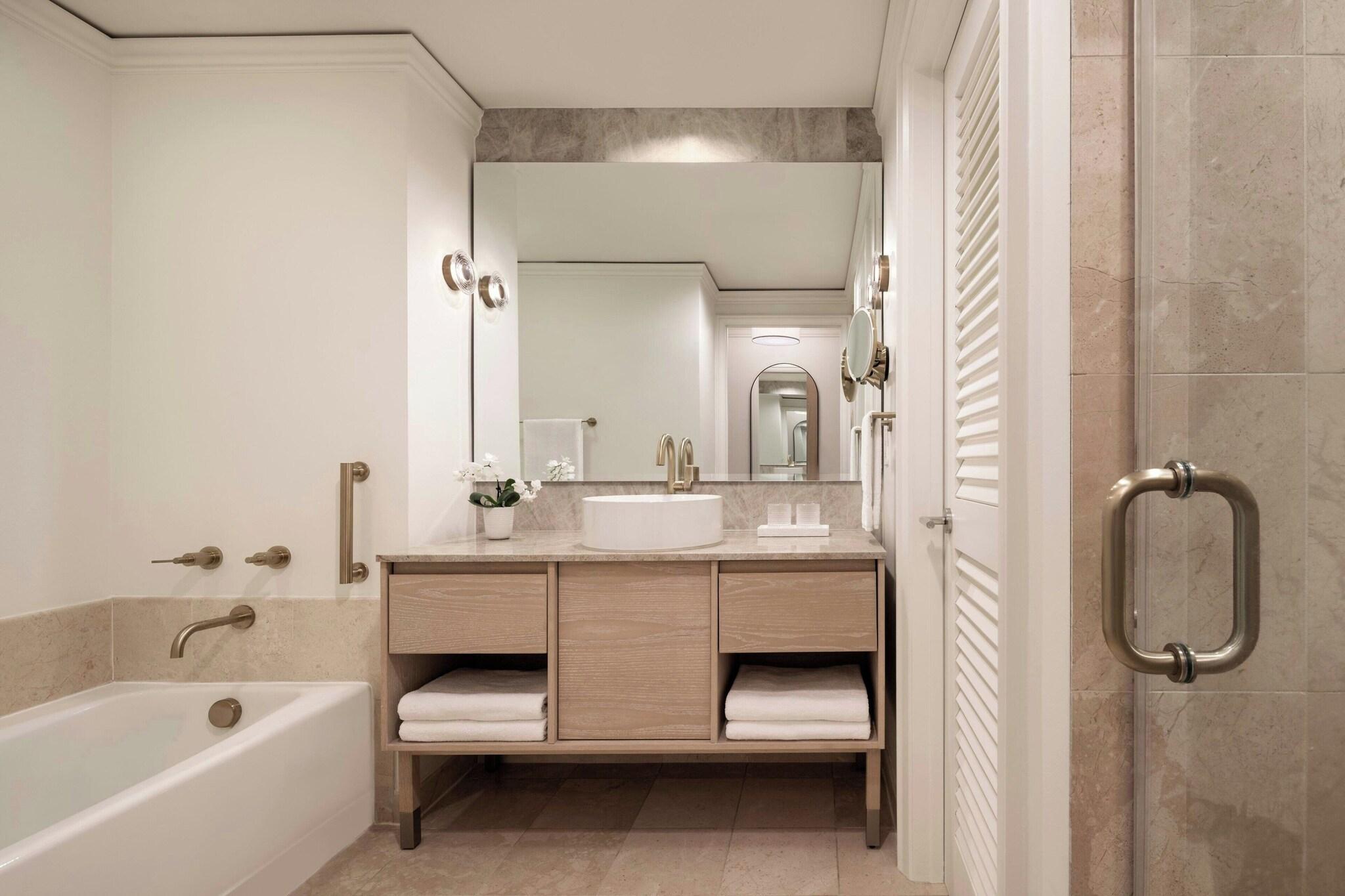 Room, Double Bed, Partial Ocean View, The Ritz Carlton Key Biscayne 2/2