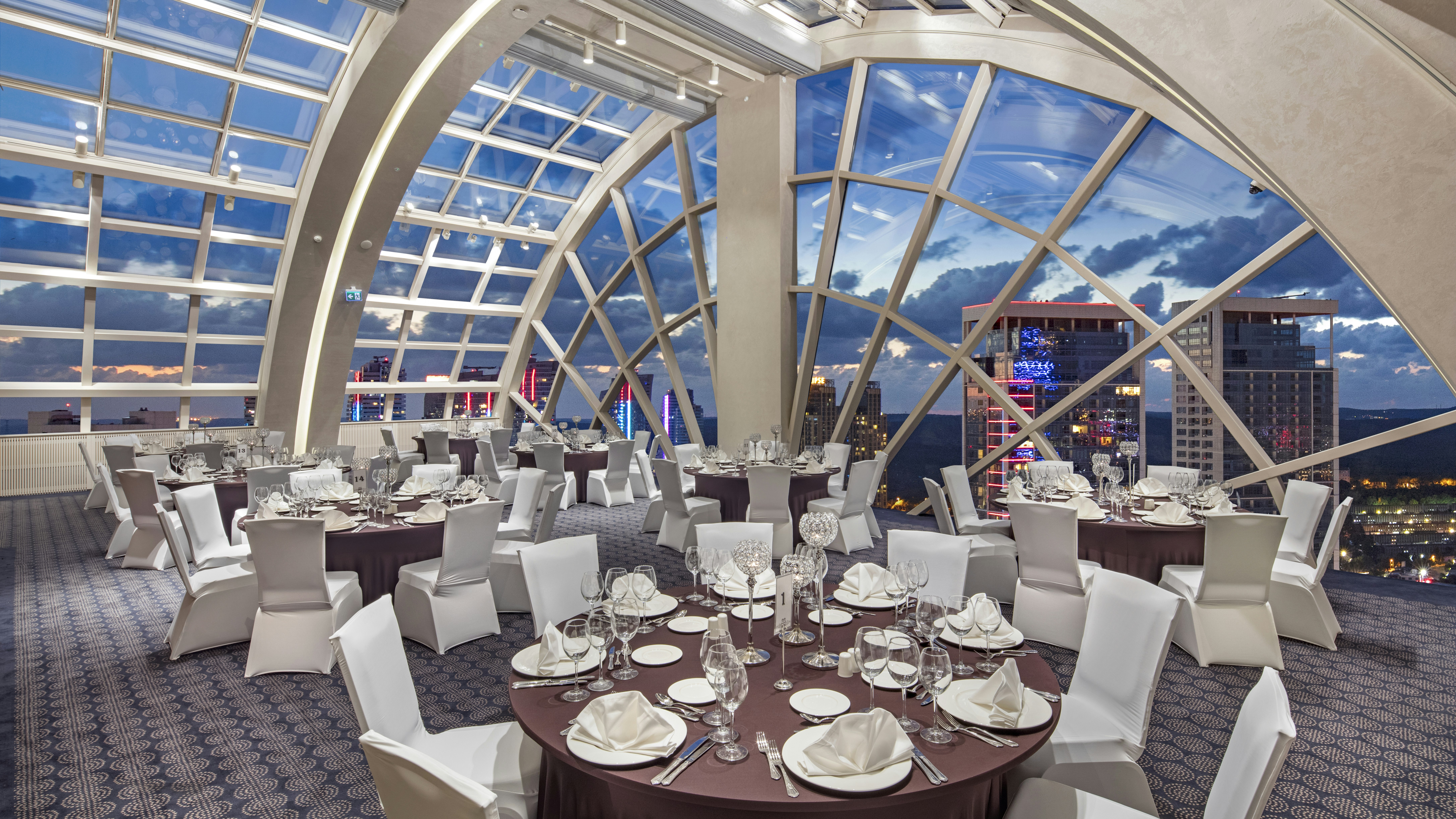 Hilton Istanbul Maslak 65/82