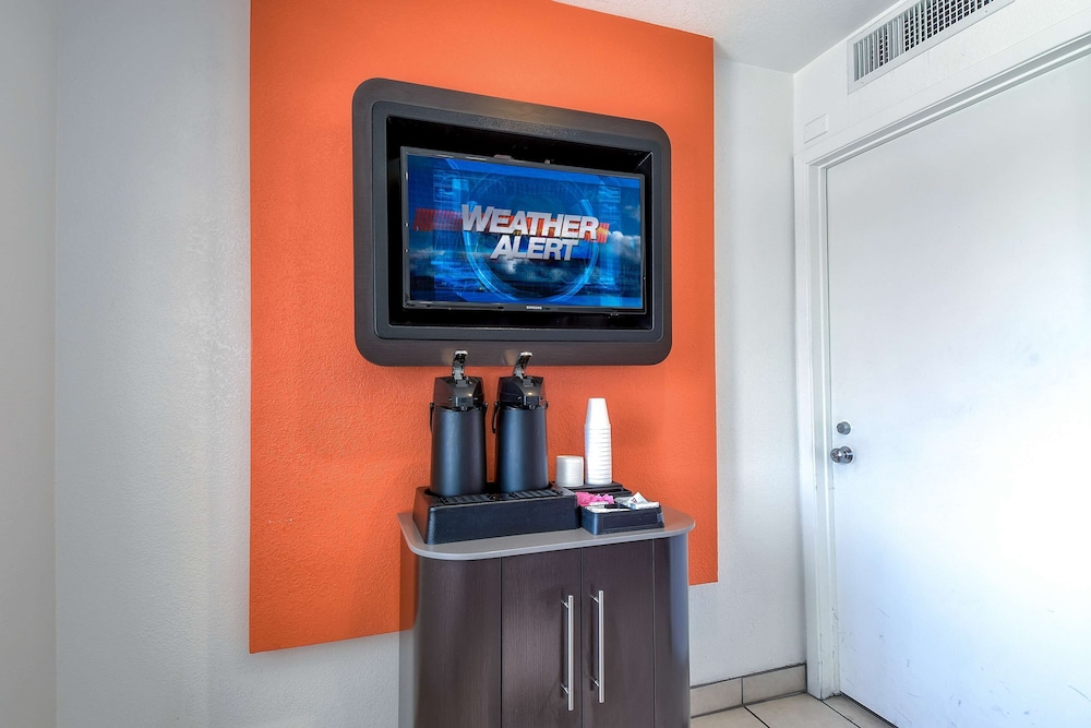 Motel6 Corona, CA - Norco 53/70