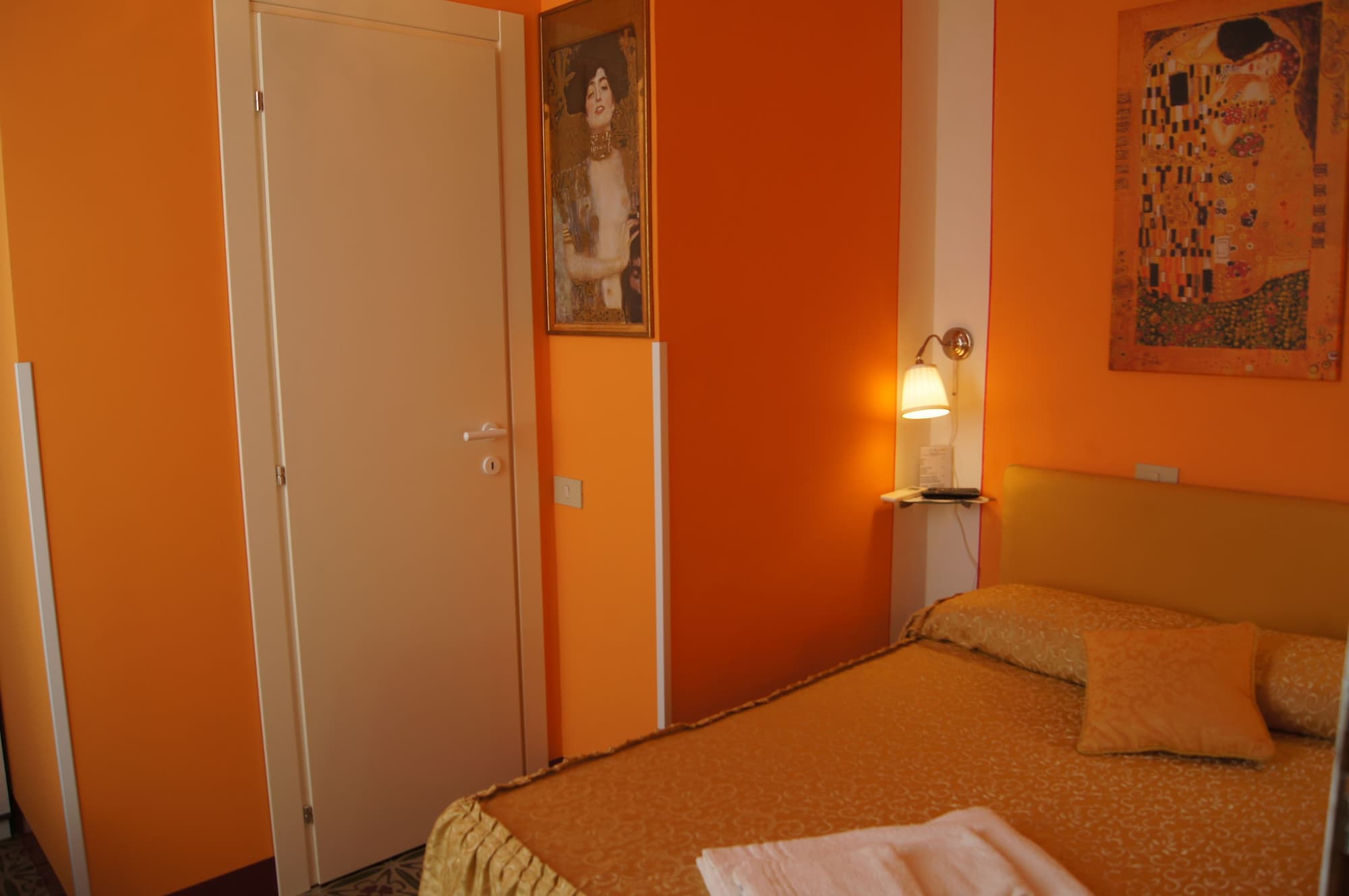 BASIC, DOUBLE BED