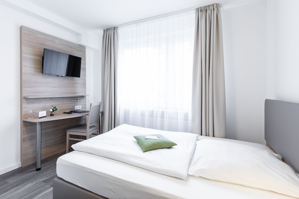 Hotel Koln 2020 5/30