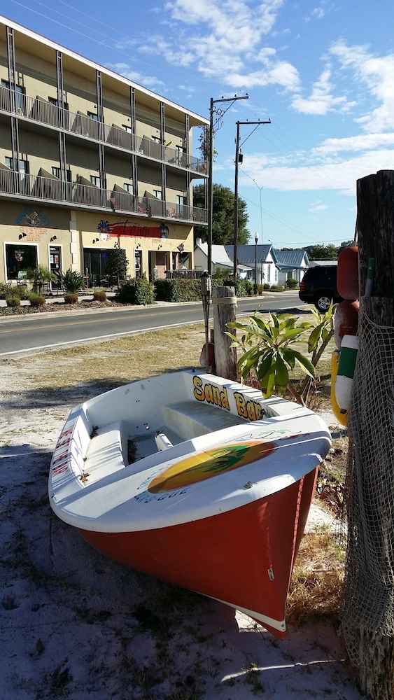 Key West Resort on Lake Dora 5/72
