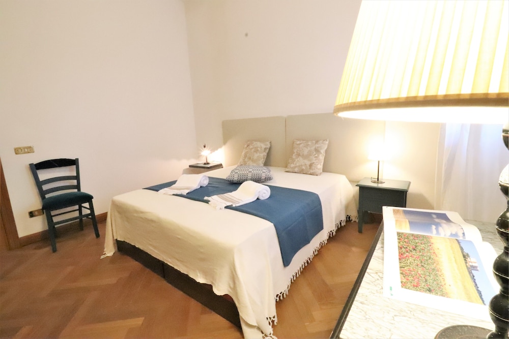Relais Delle Rose Bed And Breakfast 30/84