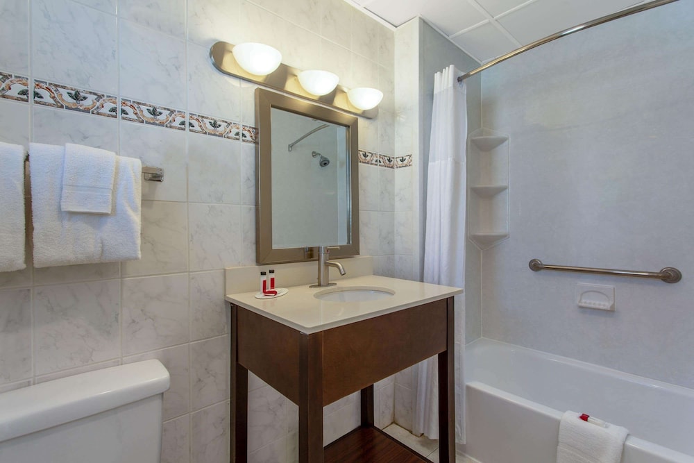 Days Inn by Wyndham Ocean City Oceanfront 20/64