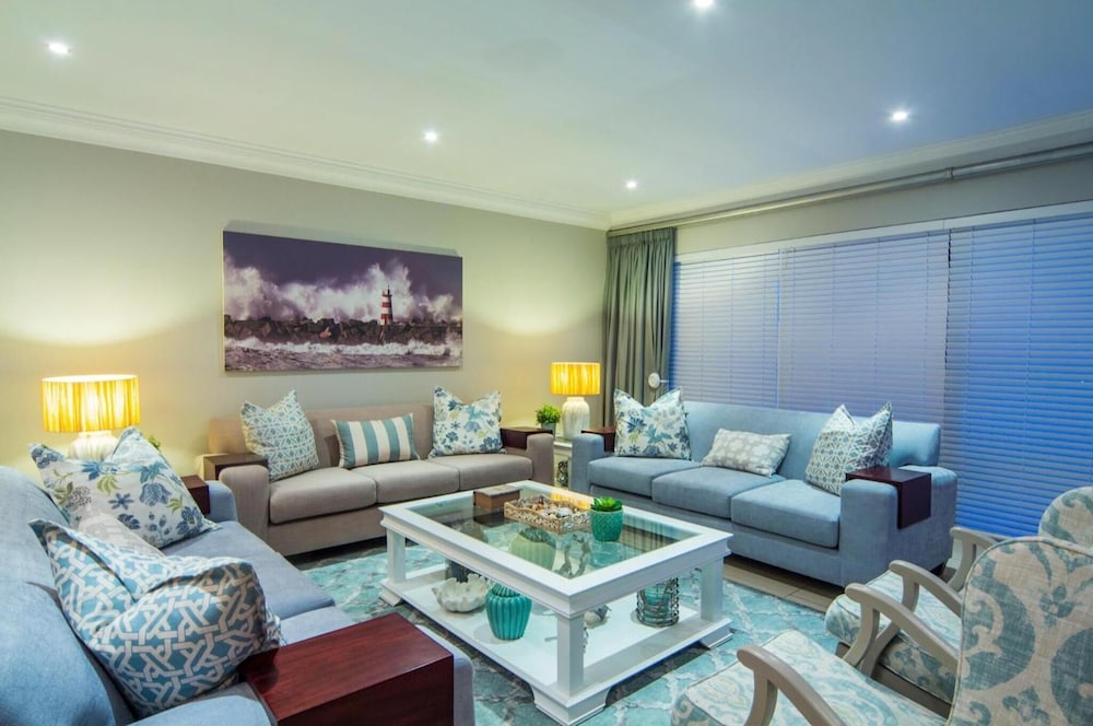 The Hamptons Guest House 20/50