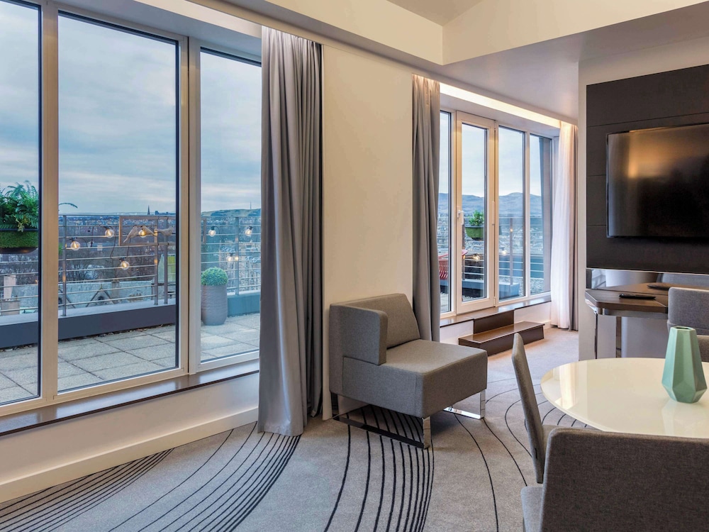 NOVOTEL EDINBURGH CENTRE 52/74