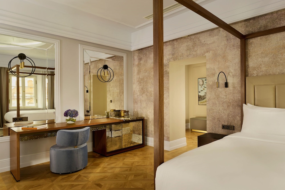 Hotel Verte, Warsaw, Autograph Collection 49/50
