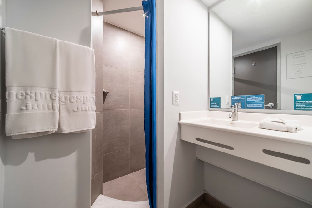 City Express Junior by Marriott Ciudad del Carmen 50/50