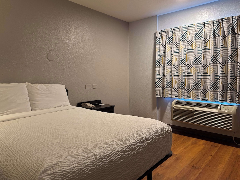 Motel6 Simi Valley, CA 27/50