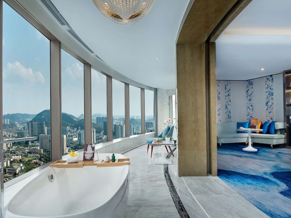 SOFITEL GUIYANG HUNTER 26/54