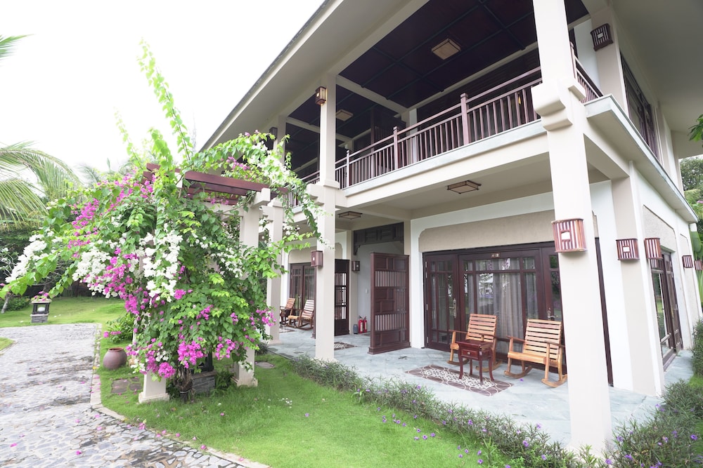 Anja Beach Resort Spa 12/70