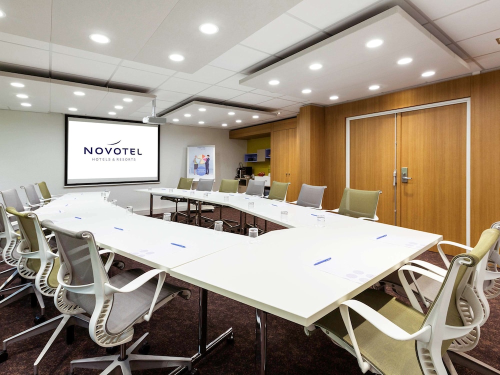 NOVOTEL LIMOGES LE LAC 61/72