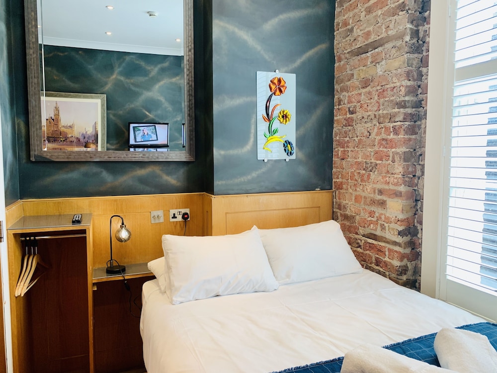 The Melville Hotel 17/50