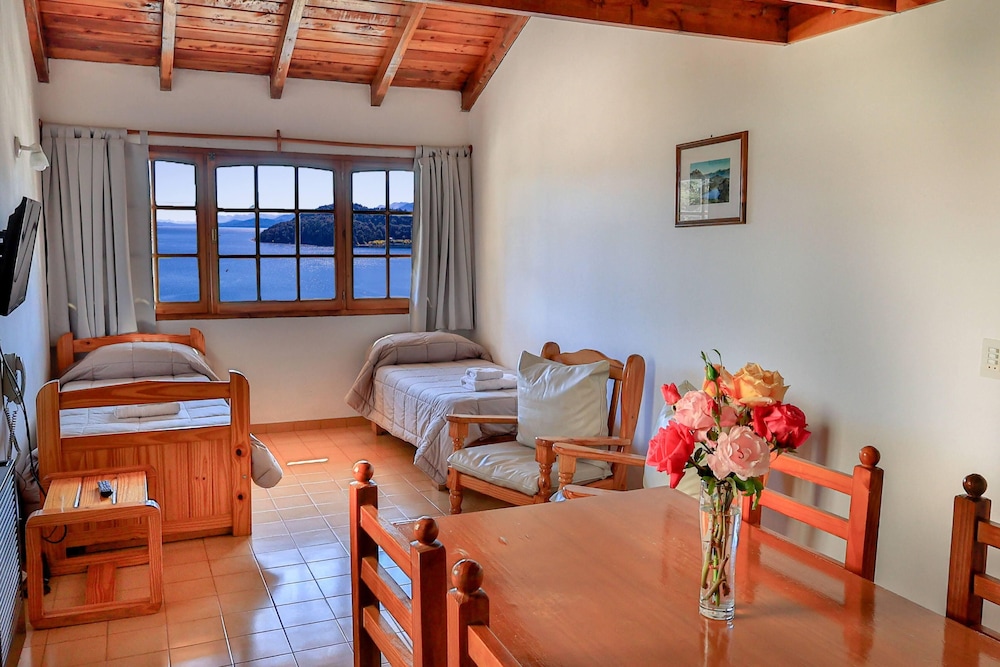 La Ponderosa Apart Hotel 30/50