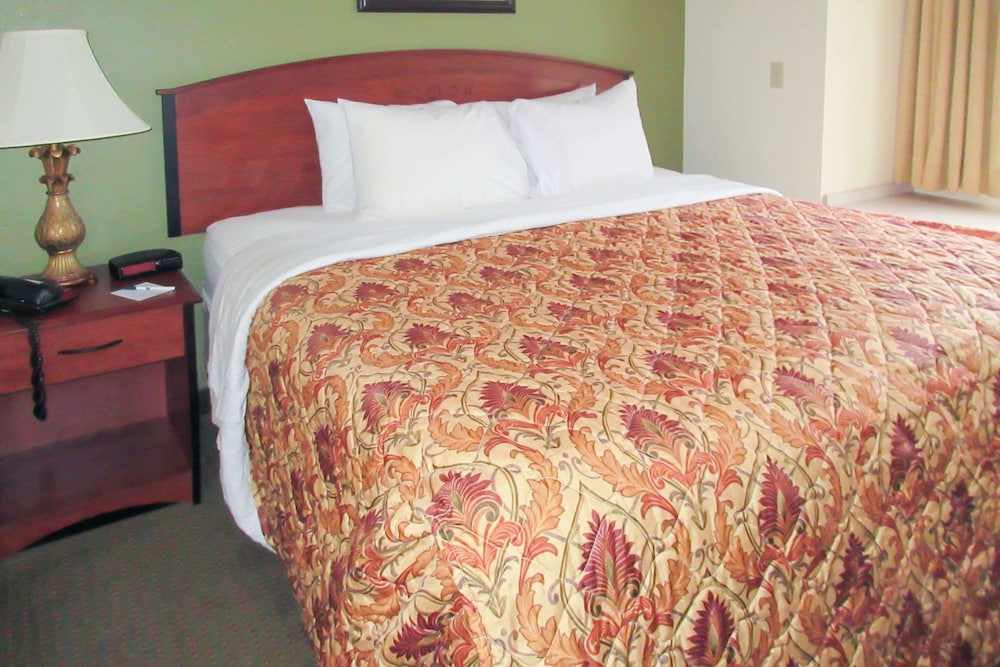 Quality Inn & Suites Prestonsburg next to Mountain Arts Center 29/42