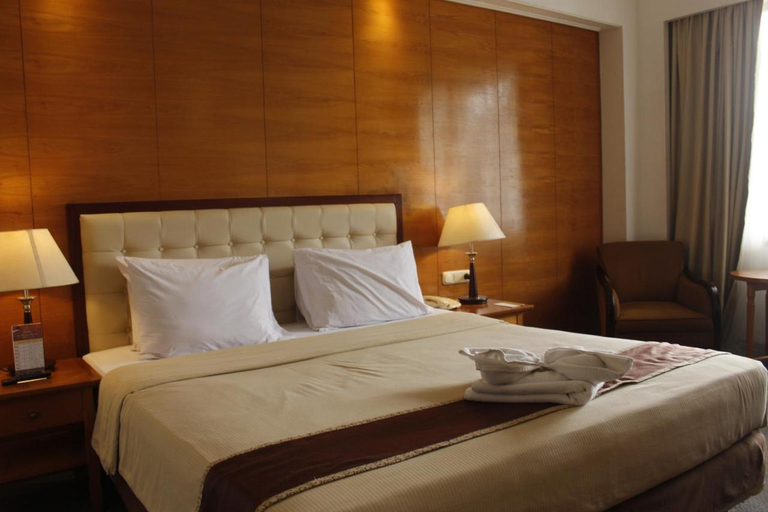Deluxe, King Bed