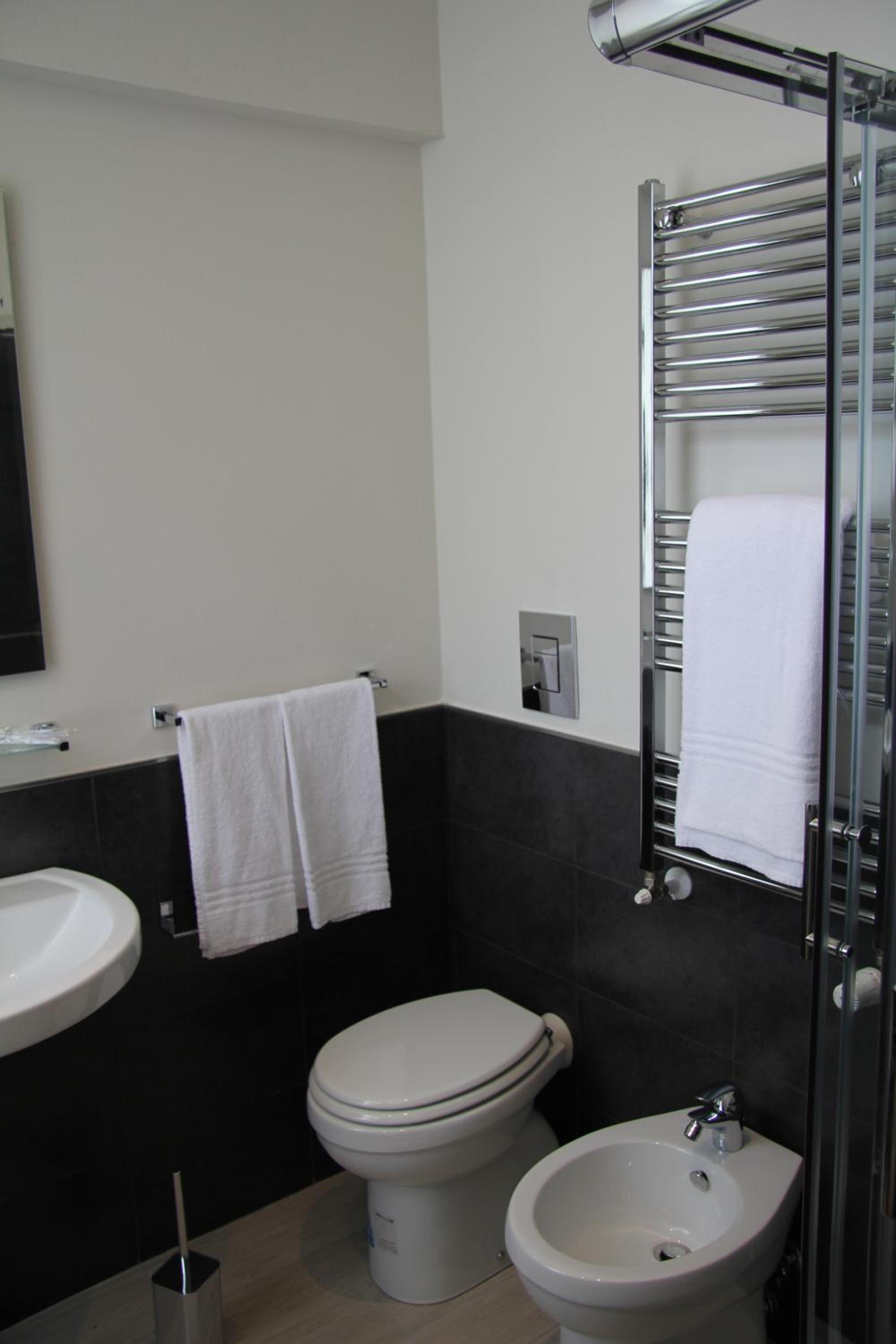 Room, Semi Double Bed, Hotel Zara Milano 5/5