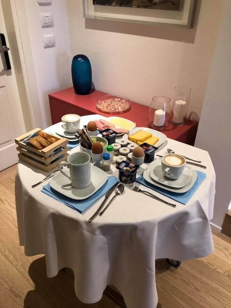 Lorena Suites & Apartments 57/61