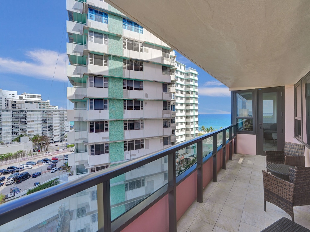 The Alexander All Suite Oceanfront Resort photo4