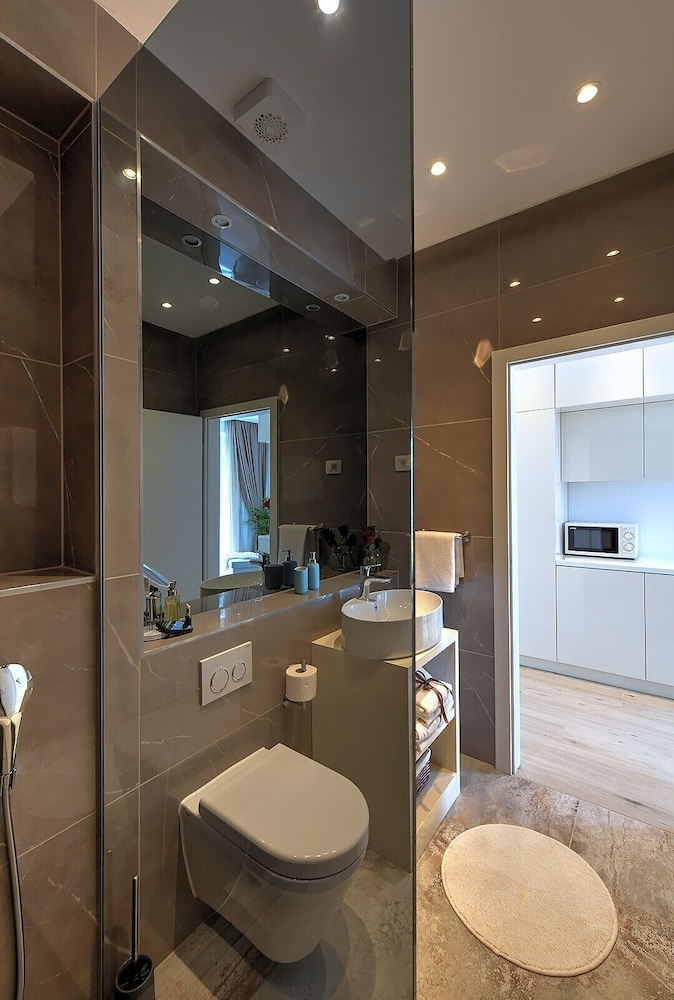 Via Porto Rooms 45/49