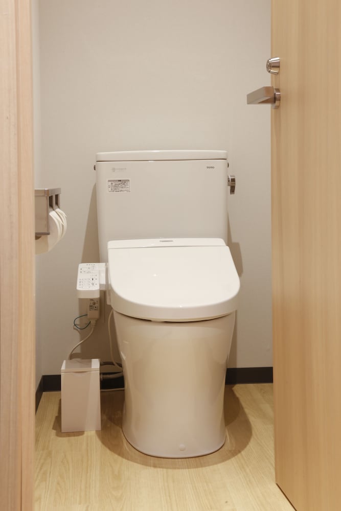 White Hostel Shinsaibashi 48/50