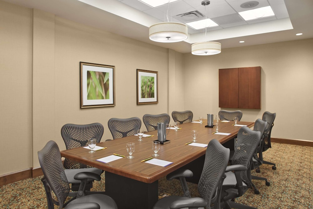 Hilton Garden Inn Akron 63/77