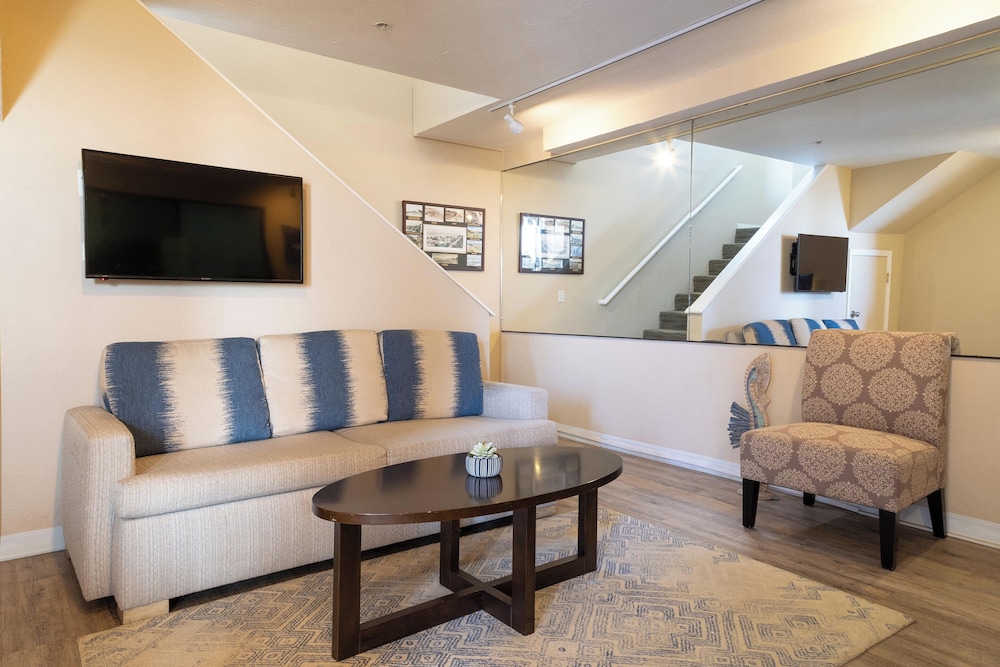 Southern California Beach Club 50/73