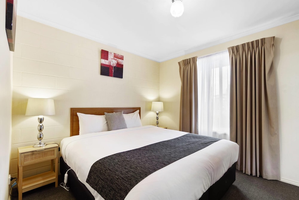 2 Bedrooms, Family, Apartment, Queen and Twin Beds