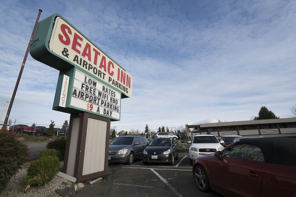 Seatac Inn and Airport Parking 8/44