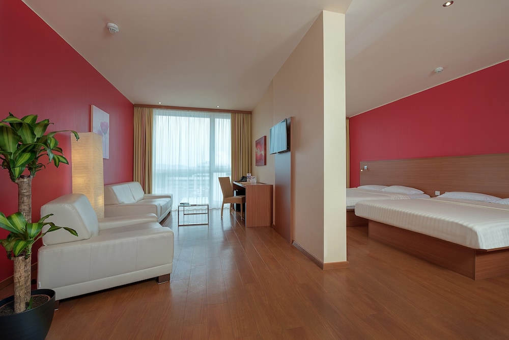 Star Inn Hotel Salzburg Airport Messe By Comfort 12/46