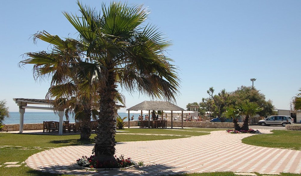 Racar Hotel &amp; Resort 38/45