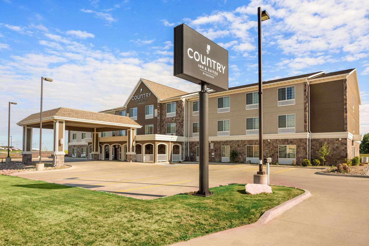 Country Inn & Suites By Radisson, Minot, ND 23/24