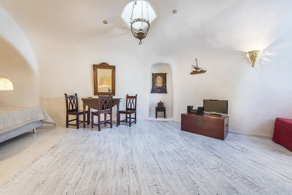 Heliophos Boutique Hotel 36/50