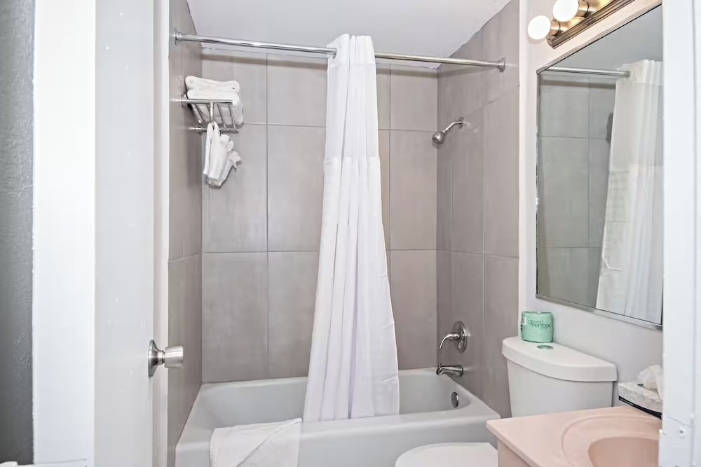 Motel6 Altamonte Springs, FL 50/50