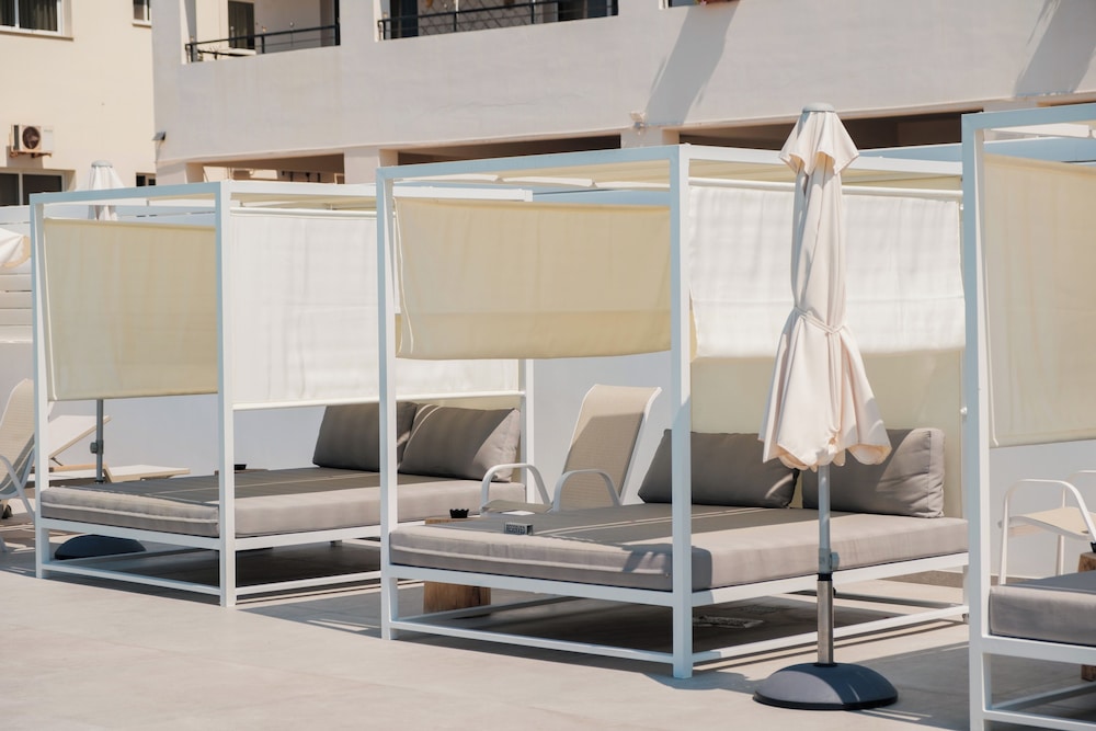 Abacus Suites 47/82