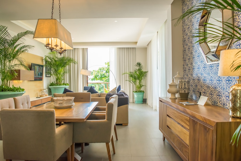 Vallarta Gardens Beach Front Hotel and Residences 47/65