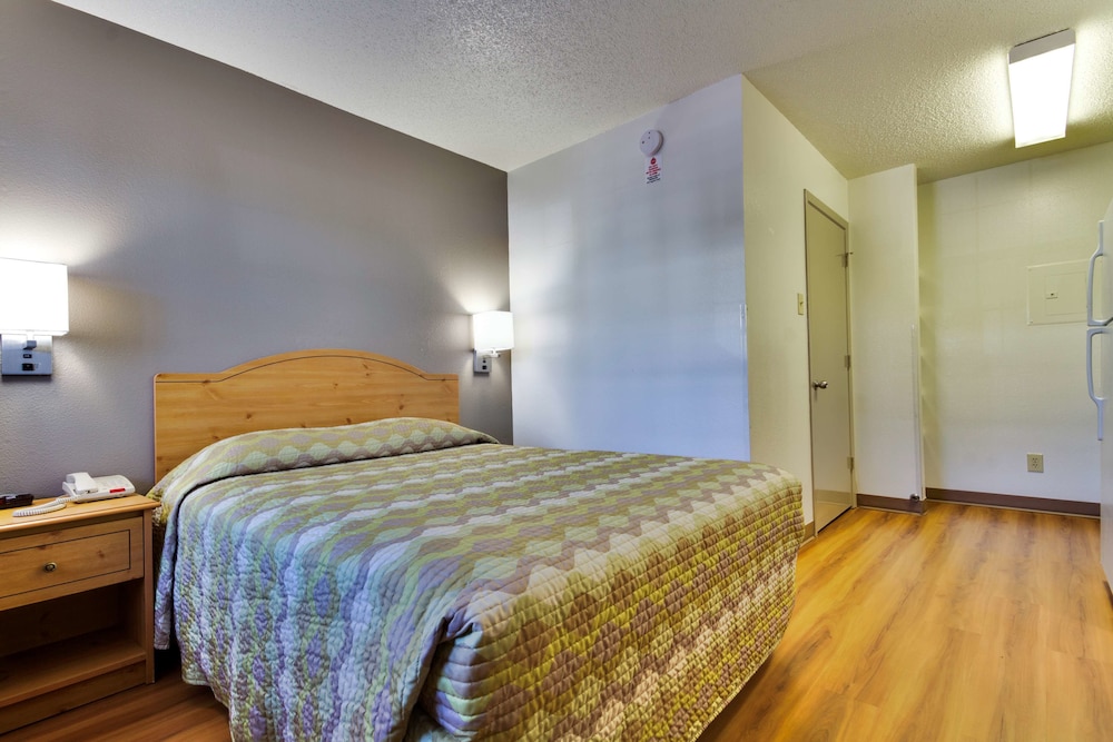 Studio6 Dallas, TX - Garland - Northeast 11/31