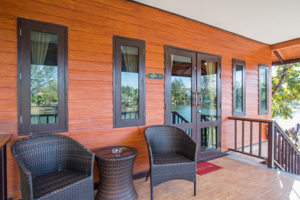ThaiLife Wellness & Meditation Resort 16/80