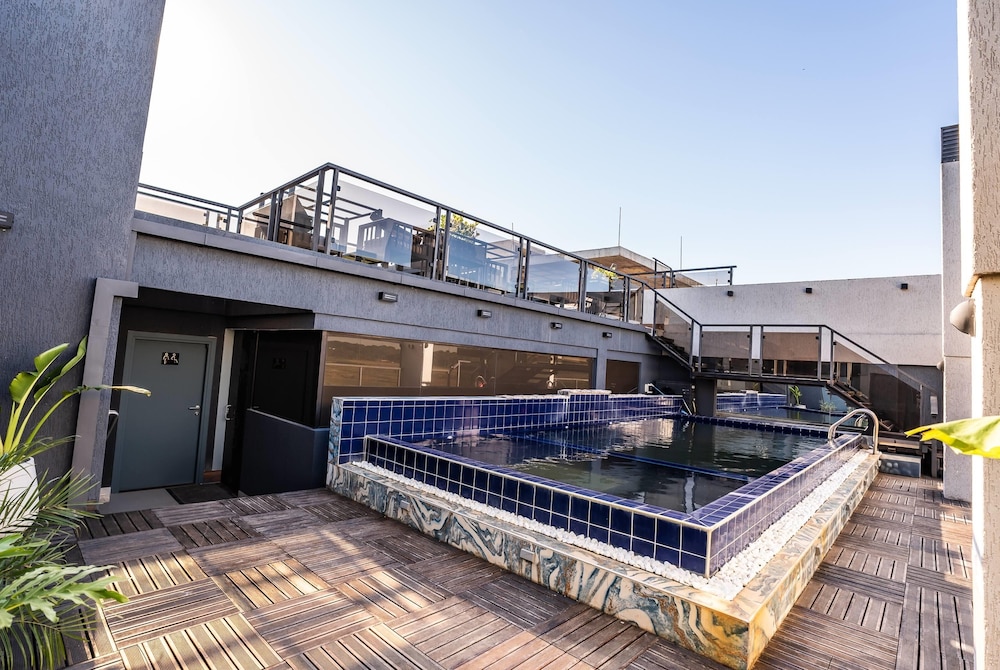 Ramada Suites by Wyndham Asuncion Aeropuerto 5/60