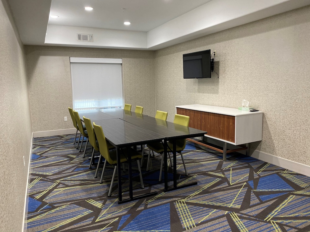 Holiday Inn Express Hotel And Suites Pauls Valley 59/70