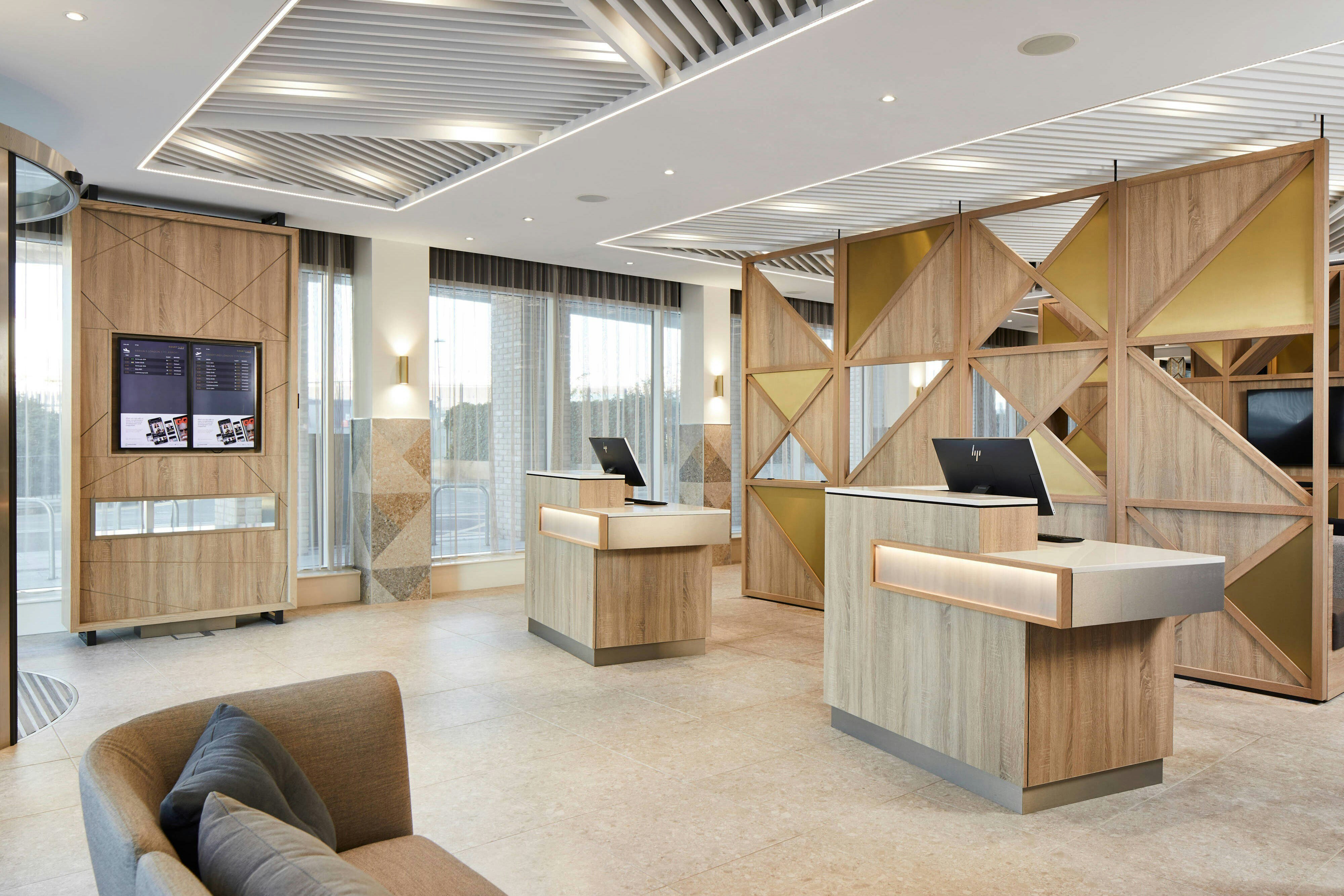 Courtyard by Marriott London City Airport 9/18