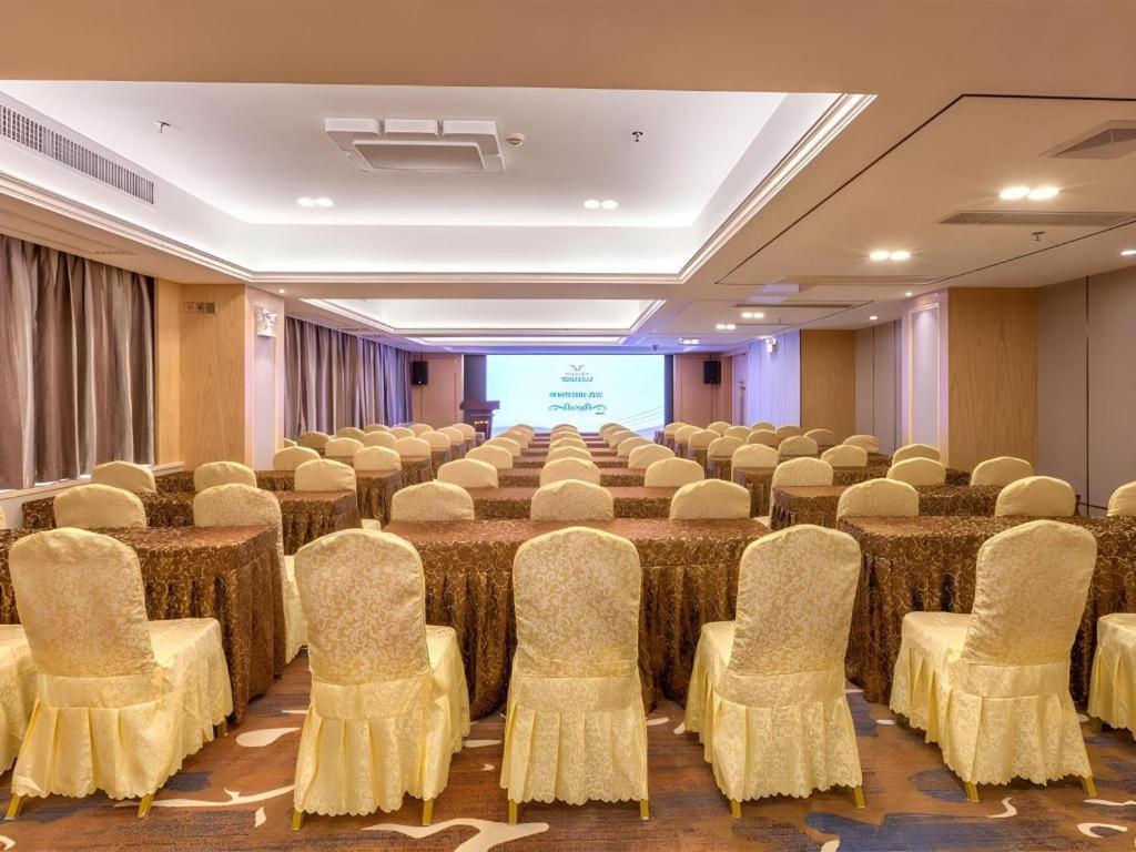 Venus International Hotel (Huizhou West Lake) 51/55