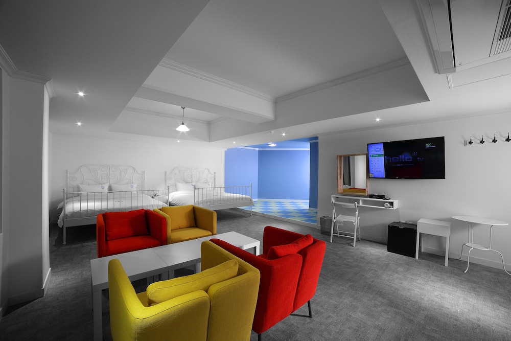 Hillside Hotel 22/43