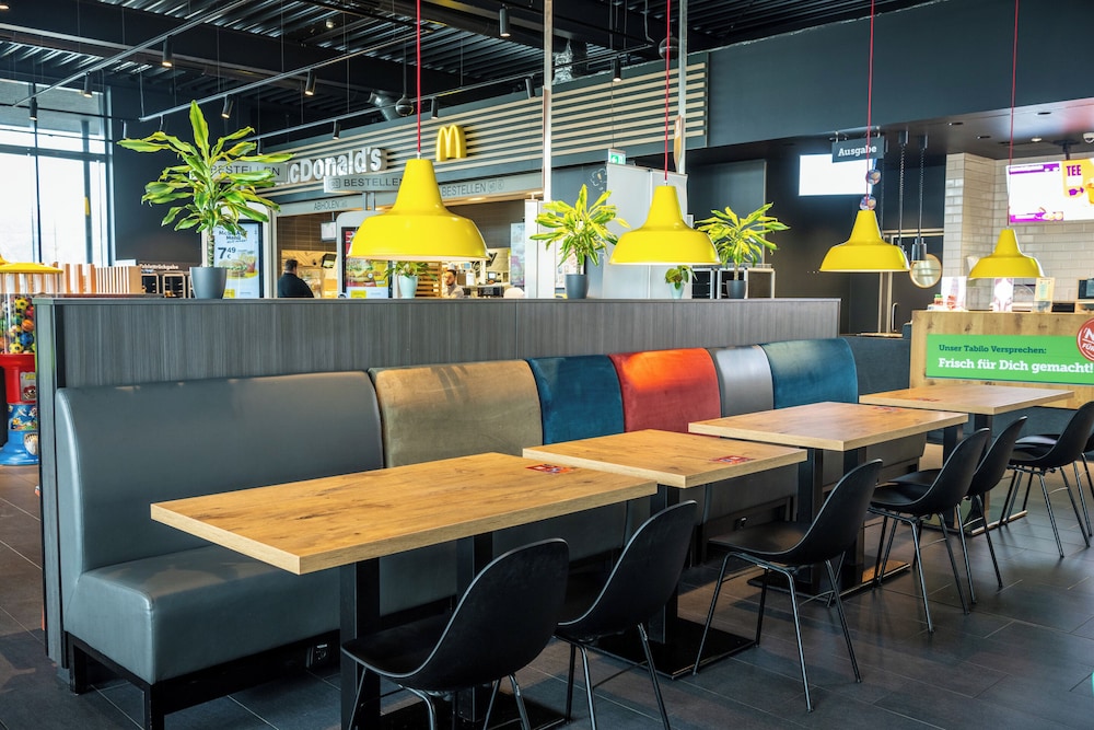 SERWAYS HOTEL WEISKIRCHEN 41/58